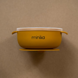 Silicone suction bowl with lid - ochre